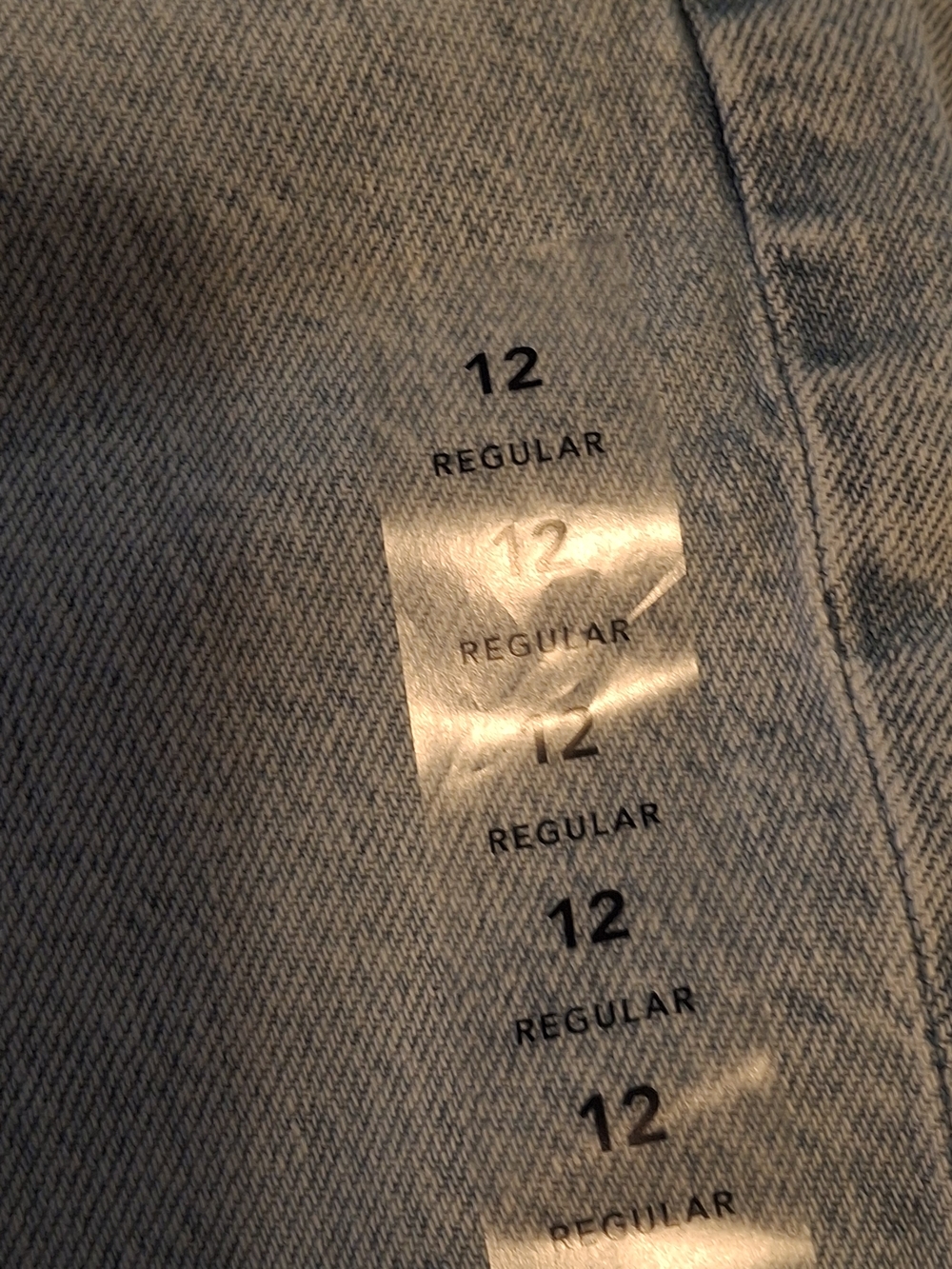 American Eagle Outfitters Light Wash Women Jeans - Picture 2 of 5